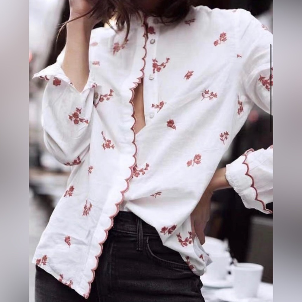Ultra feminine Talbots scalloped edge embroidery floral detail shirt